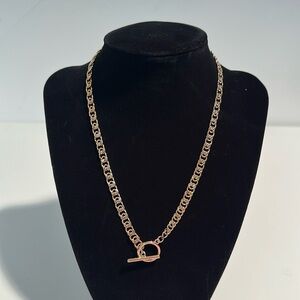Gold toggle necklace